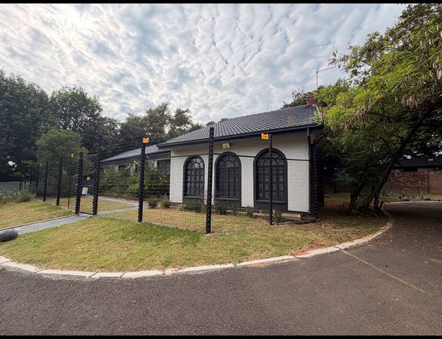 270M² OFFICE TO LET IN LIBRADENE